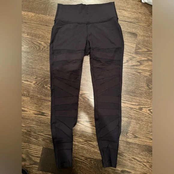 Mesh Lululemon Leggings - Picture 1 of 9